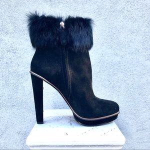BCBGMAXAZRIA BLACK PLATFORM SUEDE/RABBIT FUR BOOTS